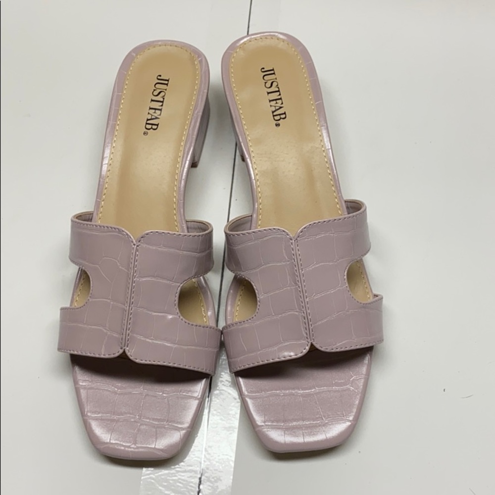 Just Fab lilac slide sandals
